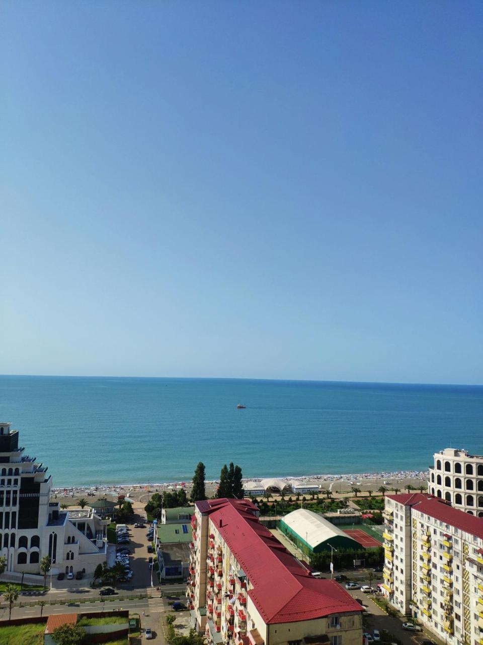 Apartment Anri 16A Inasaridze Street Batumi Bagian luar foto